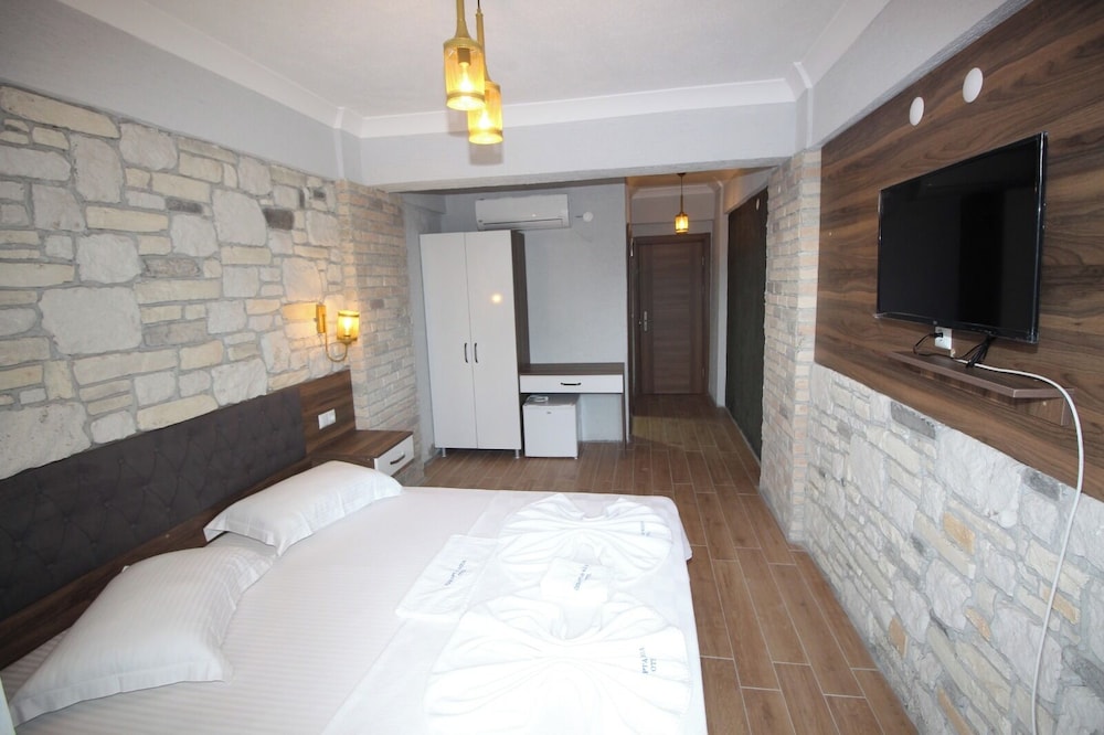 Basic Room photo 2