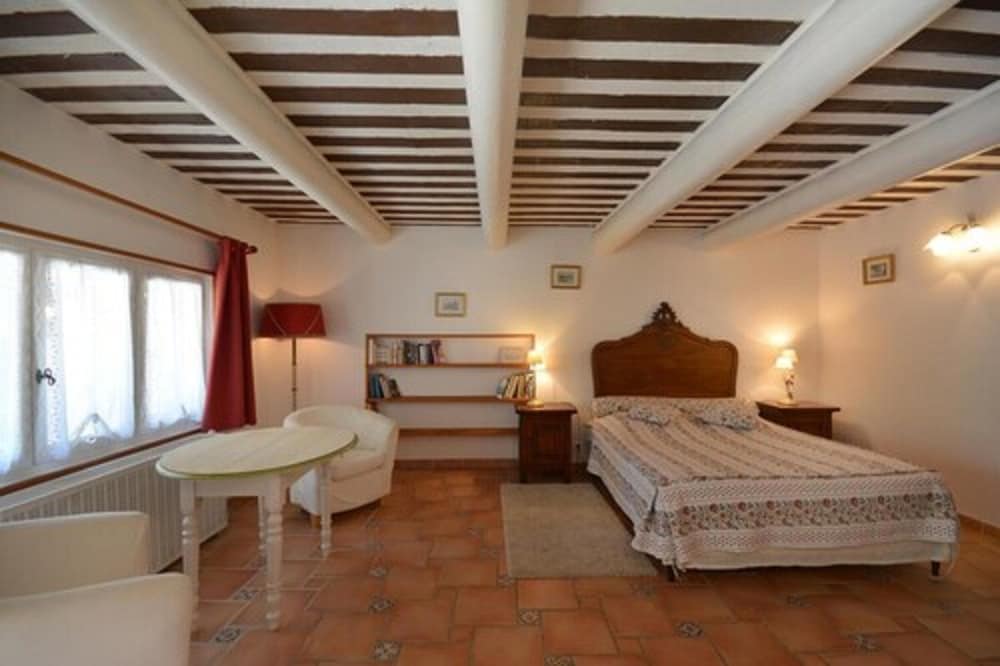 1. Triple Room La Bergerie