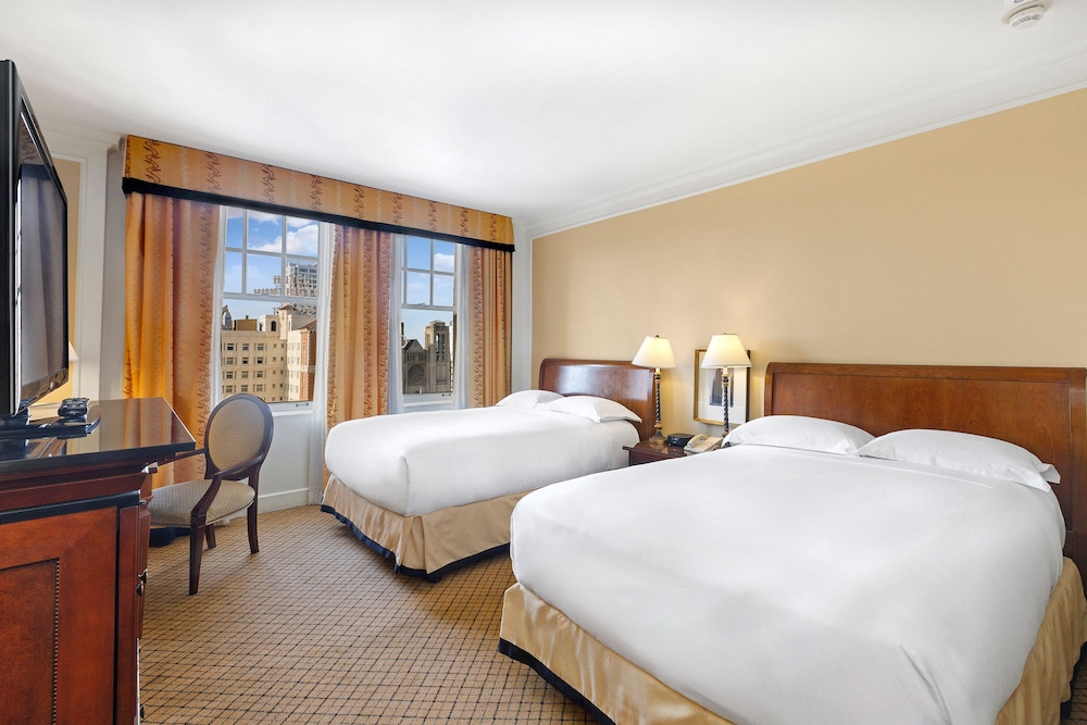 Classic Room, 2 Double Beds, Roll-in Shower (Mobility)
