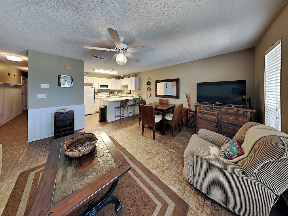 Condo, Multiple Beds, Balcony (#212 West - No Pets) photo 1