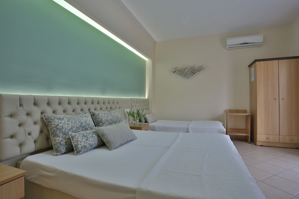 Panoramic Triple Room, Balcony photo 1