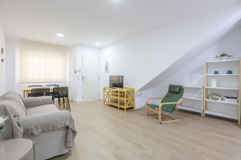 Apartment photo 2