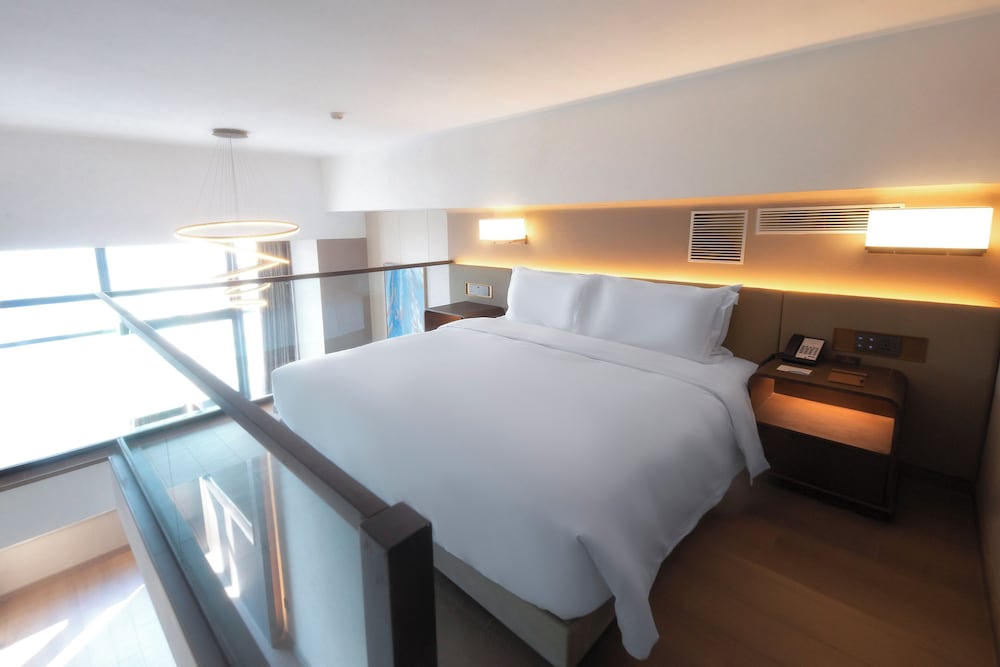 Executive Loft, 1 King Bed (Entertainment)
