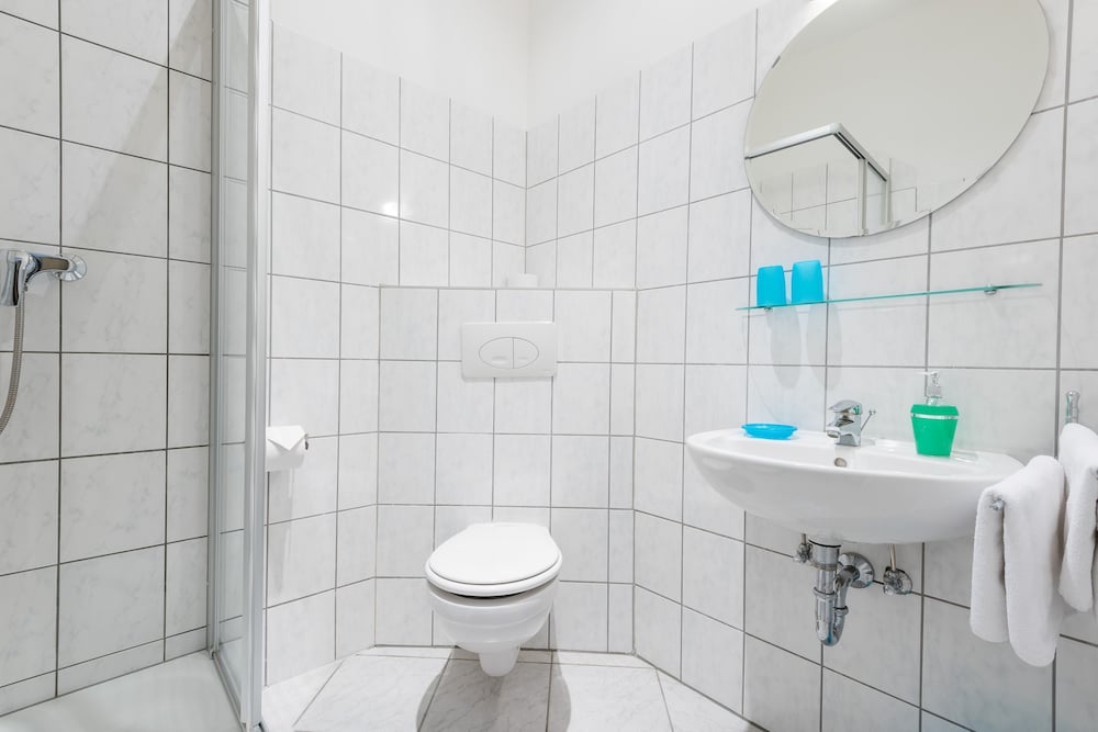 Deluxe Quadruple Room, Ensuite photo 2