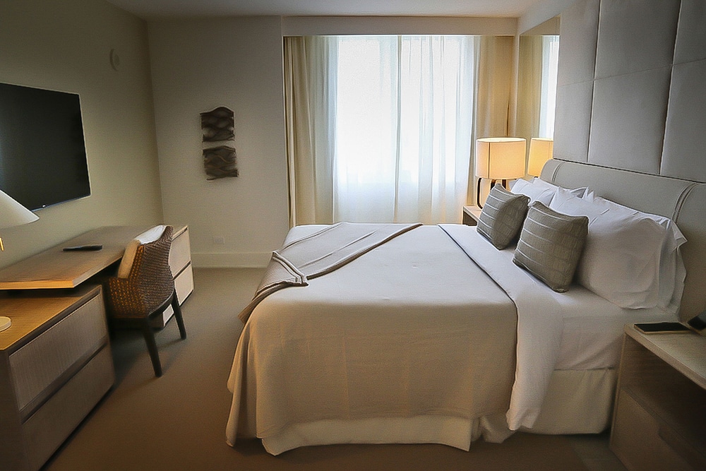 Signature Condo, 1 Bedroom, Balcony, Ocean View (10L06)