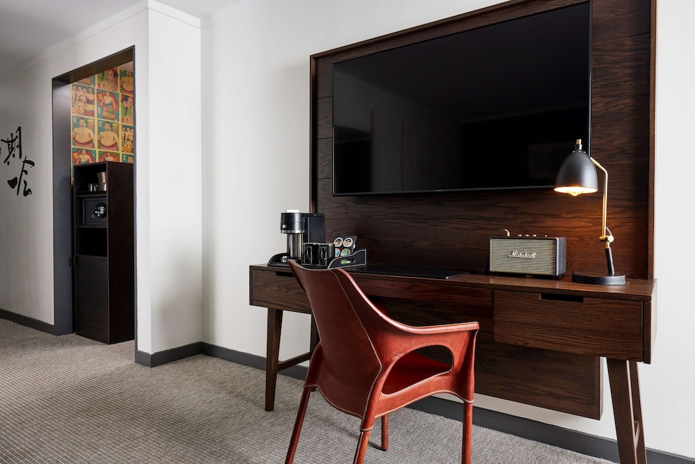 Suite (Consulate) - Photo 5