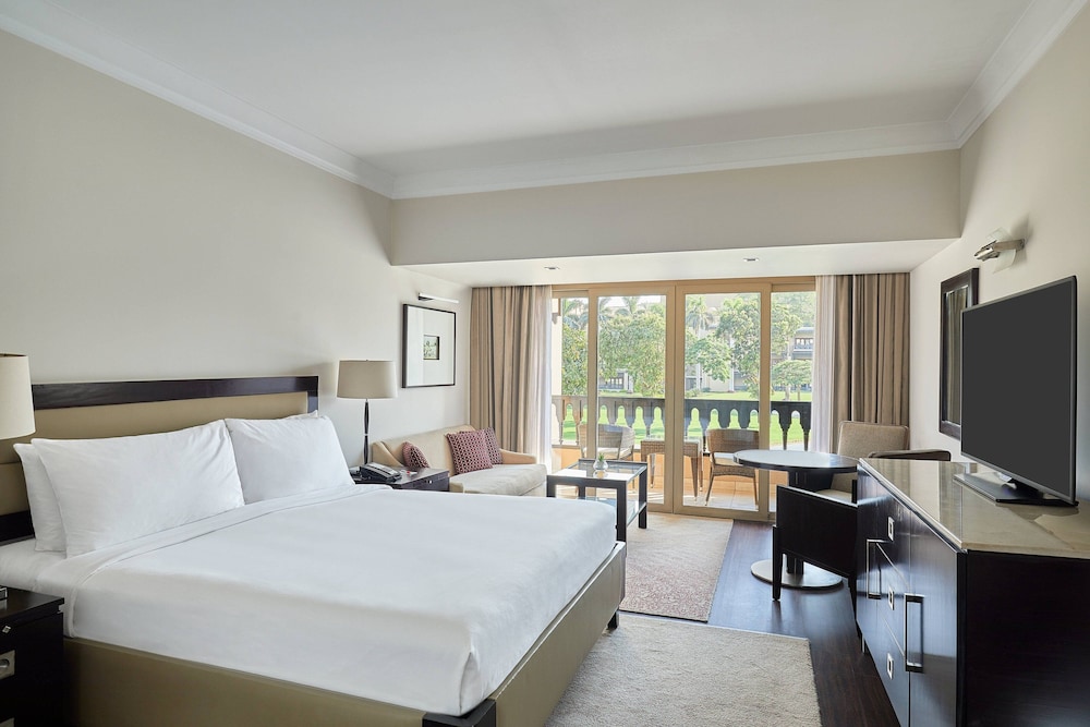 Deluxe Room, 1 King Bed (Balcony)