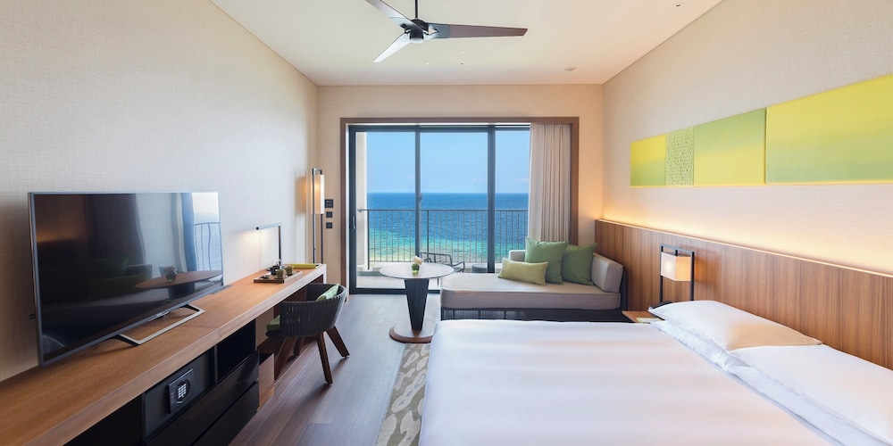 Club Room, 1 King Bed, Ocean View