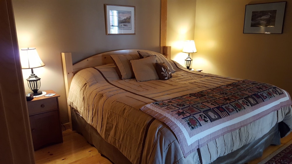Bryant Pond Room photo 1