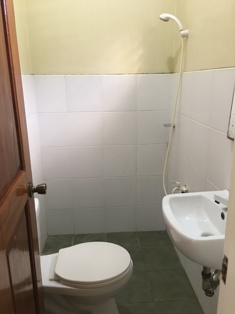 Standard AC Room ( No Hot Shower) photo 1