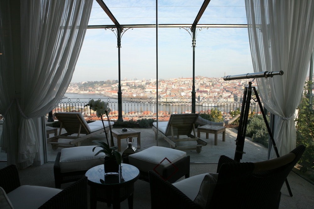 Bacchus Suite - Panoramic River and City View - Floor 9 of main building photo 2