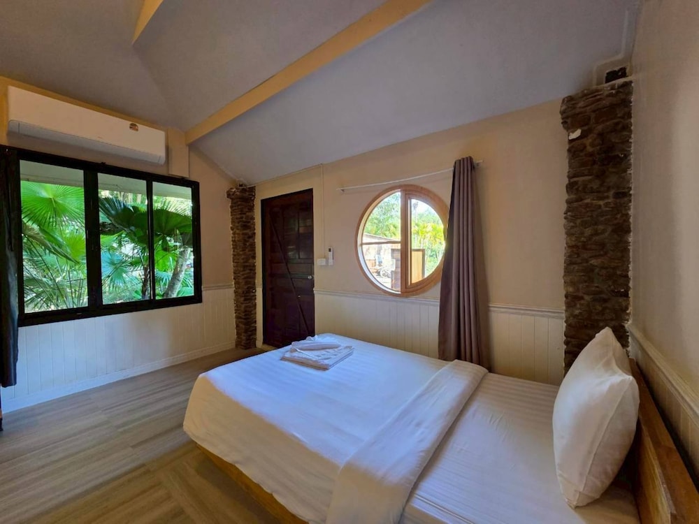 Deluxe Suite - Photo 7