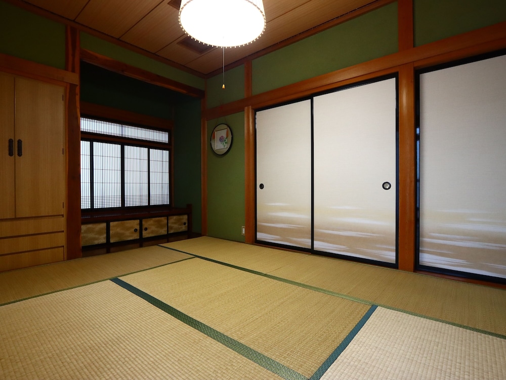 Japanese Style Economy Twin Room photo 3