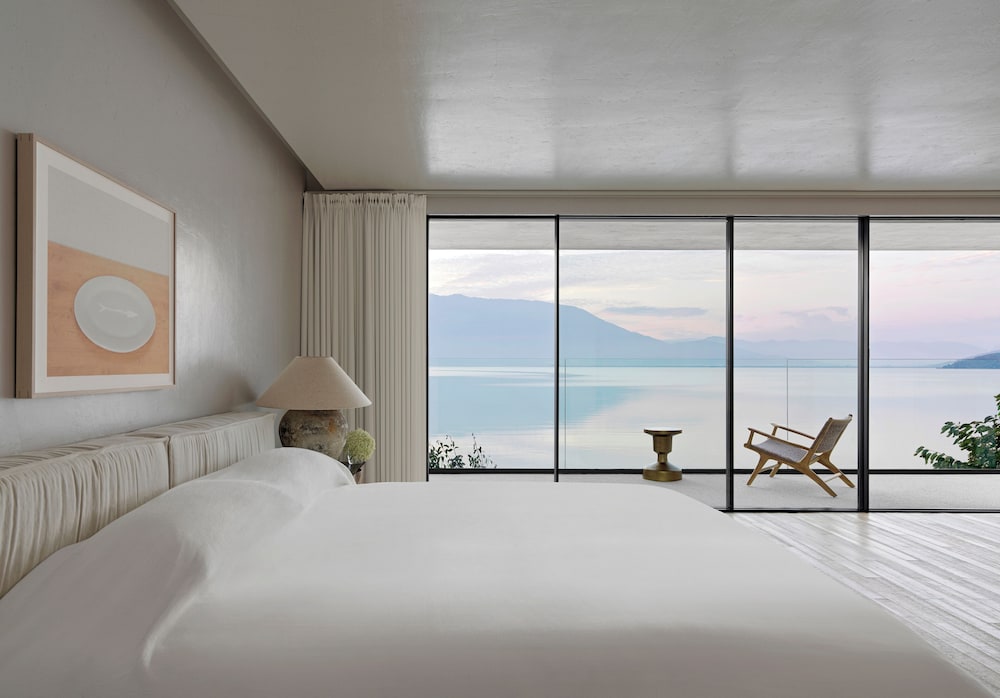 Signature Double Room, Partial Sea View photo 1