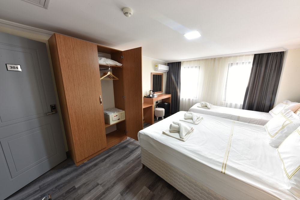 Standard Triple Room photo 2