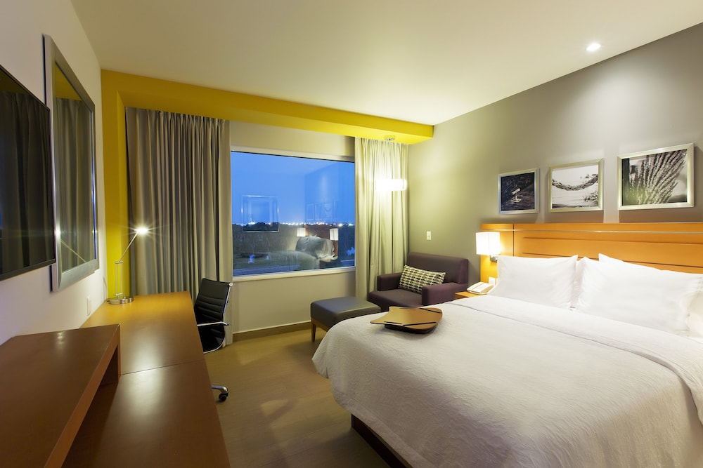 Room, 1 Queen Bed, Accessible, Non Smoking (Roll-in Shower) photo 2