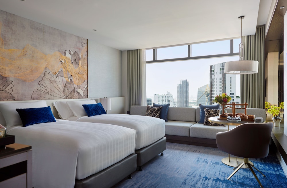 Club Twin Room