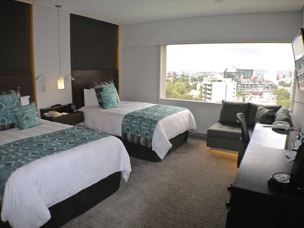 Classic Room, 1 King Bed (Executive Floor)