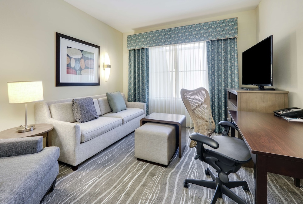 Suite, 2 Queens, Sofa Bed - Photo 1