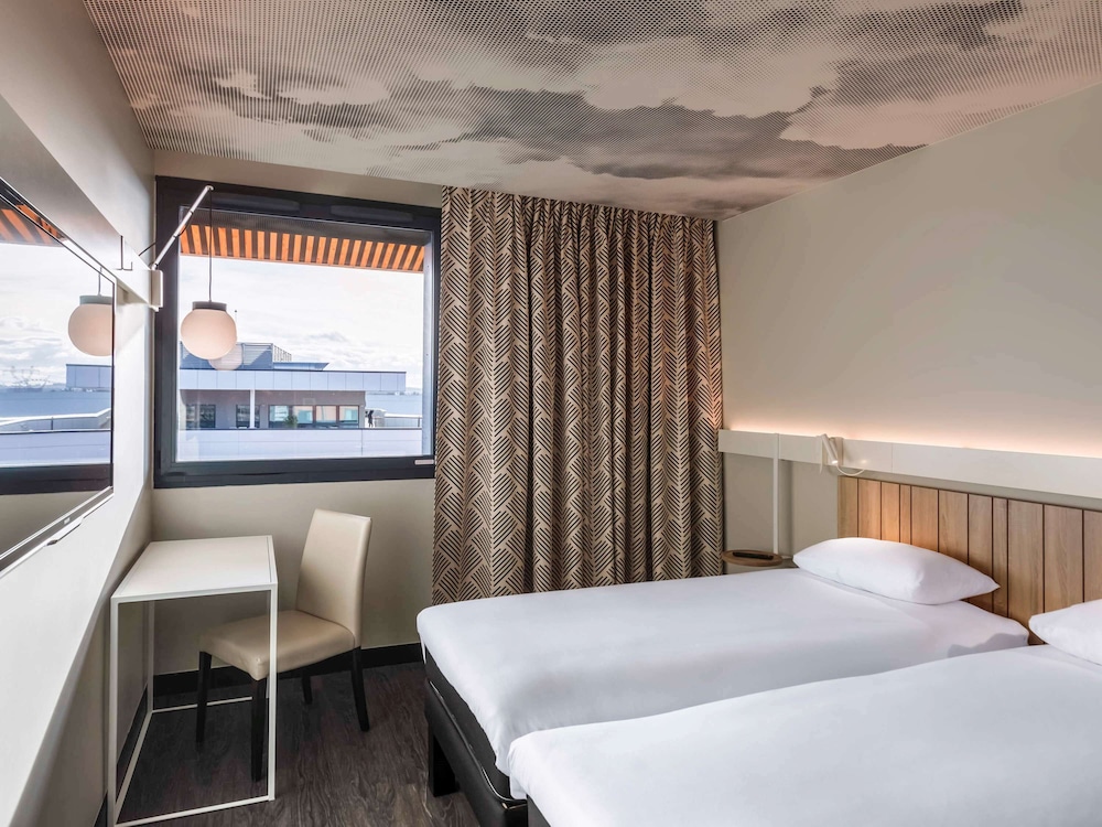 Standard Room, 2 Twin Beds photo 3