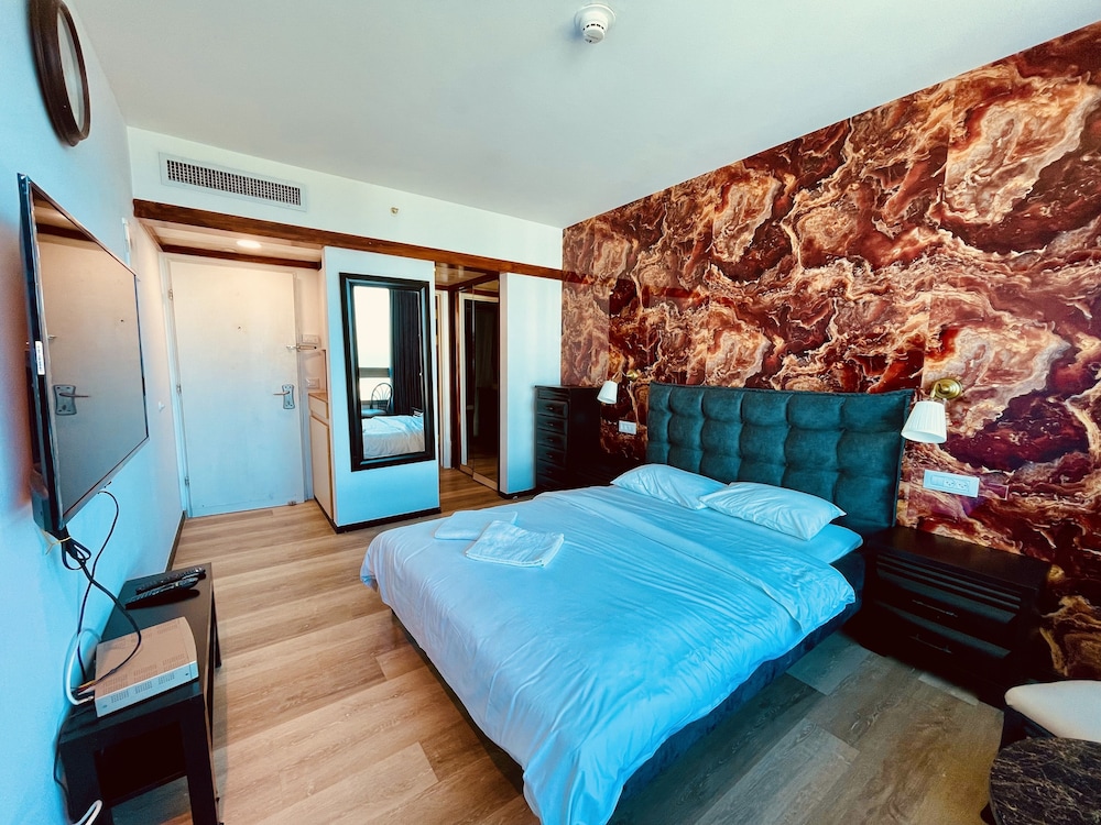 Design Room - Photo 5