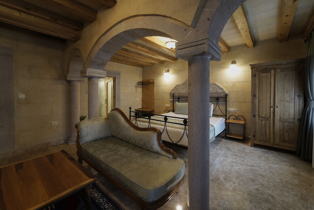 Stone Deluxe Room with Bathtub - Photo 1