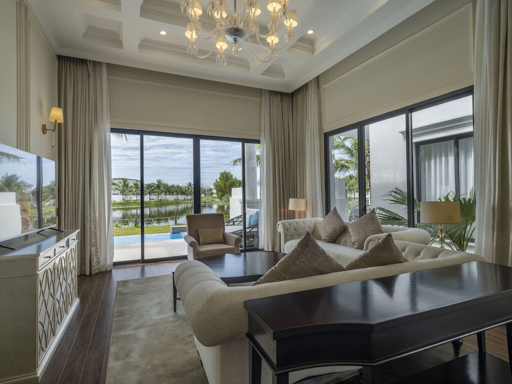 Three Bedroom Villa - Private Pool - VinWonders & Safari Parks Access - Photo 3