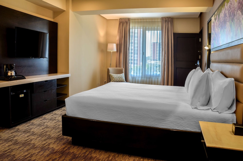 Junior Suite, 1 King Bed, City View - Photo 5