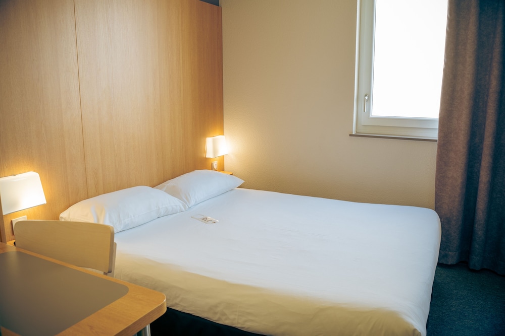 Double Room, 1 Queen Bed photo 1