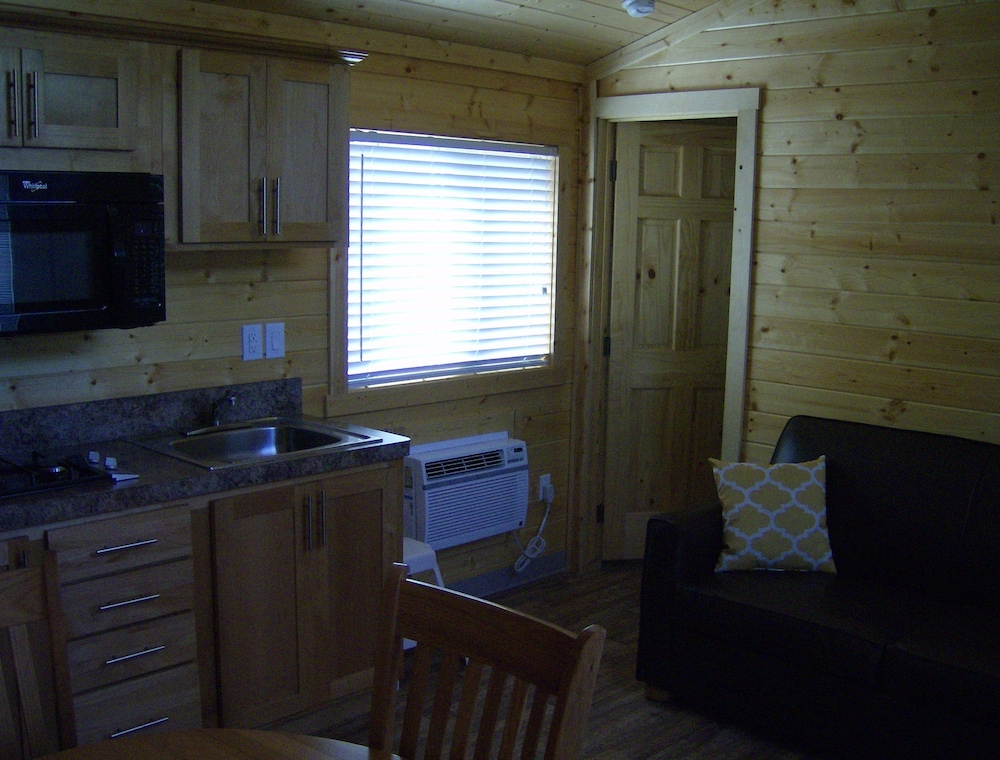 Cottage, Non Smoking, Microwave (No Pets) photo 3