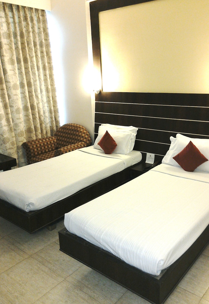 Deluxe Room - Photo 5