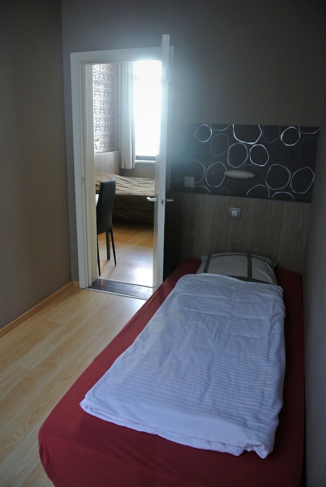 Standard Triple Room - Photo 4
