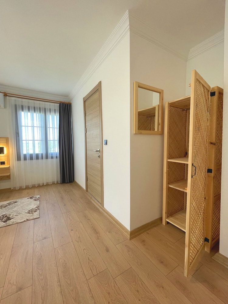 Standard Triple Room - Photo 25