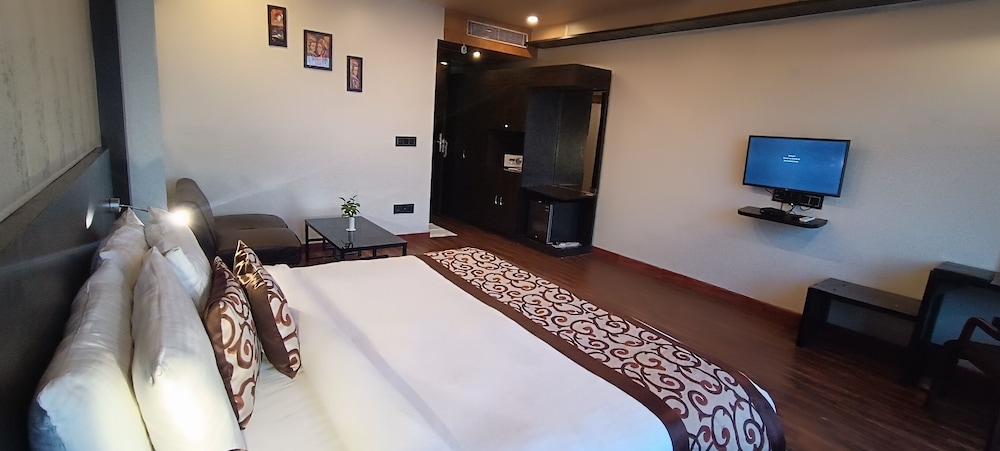 Executive Double Room, 1 Queen Bed, City View
