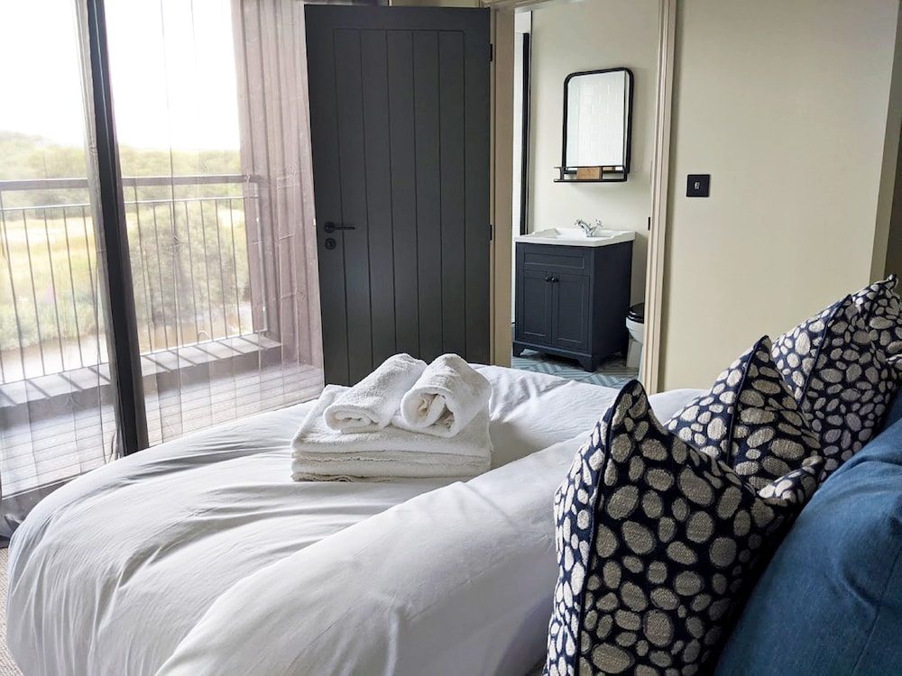 12 Berth Barn 6 Bed with Hot tub Pet Free photo 3