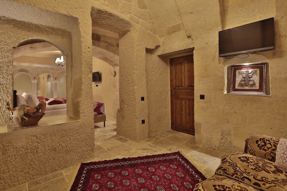 Honeymoon Suite, Hot Tub photo 2