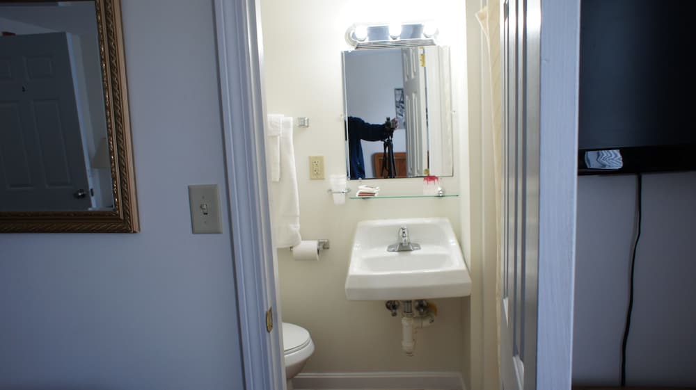 Standard Room, 2 Double Beds, Non Smoking (no balcony, no view) photo 2