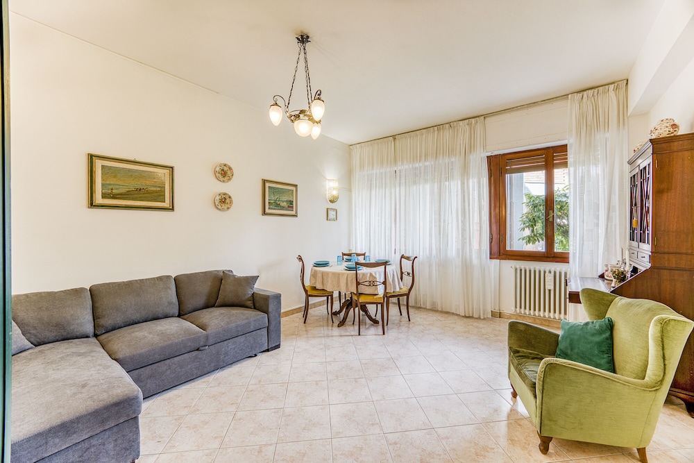 Family Apartment, 2 Bedrooms (I Giardini Al Mare 500mt From Sea) photo 1