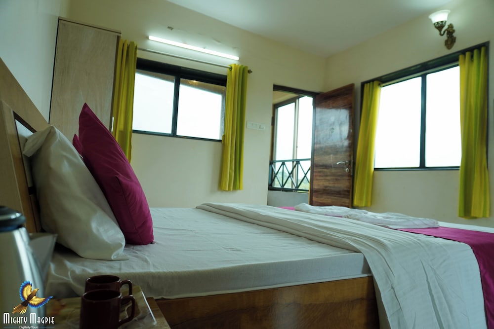 Deluxe Room - Photo 14