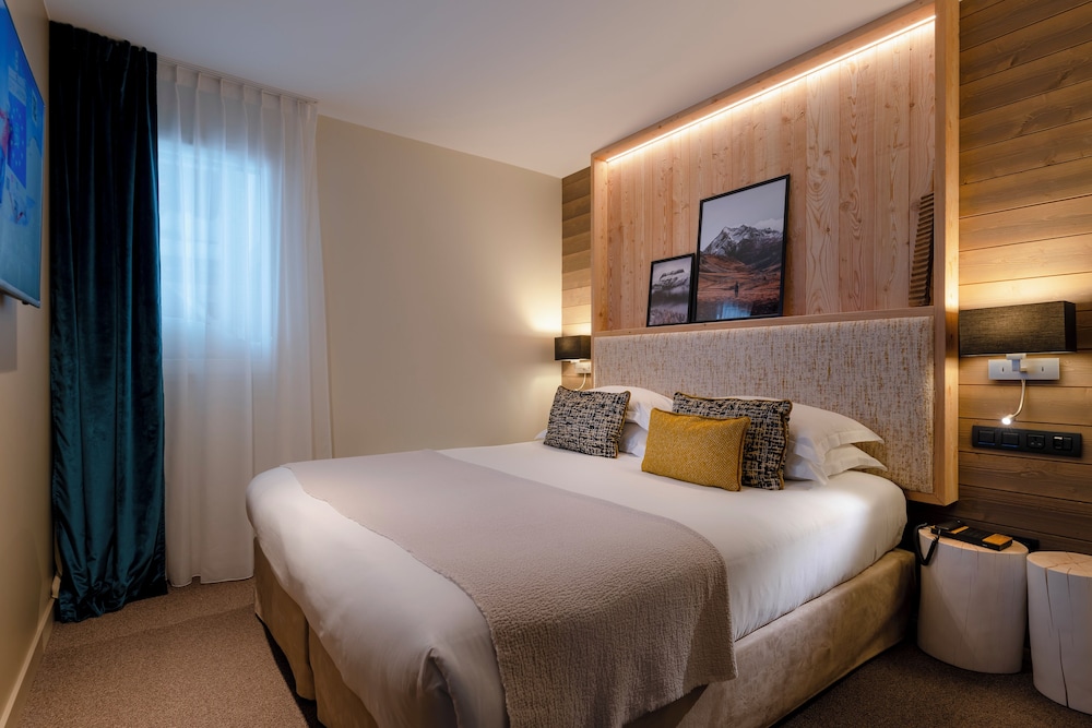 Family Suite, 2 Bedrooms, Balcony photo 3