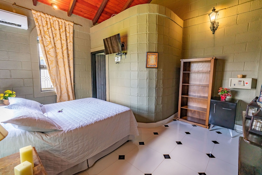 Luxury Suite photo 2