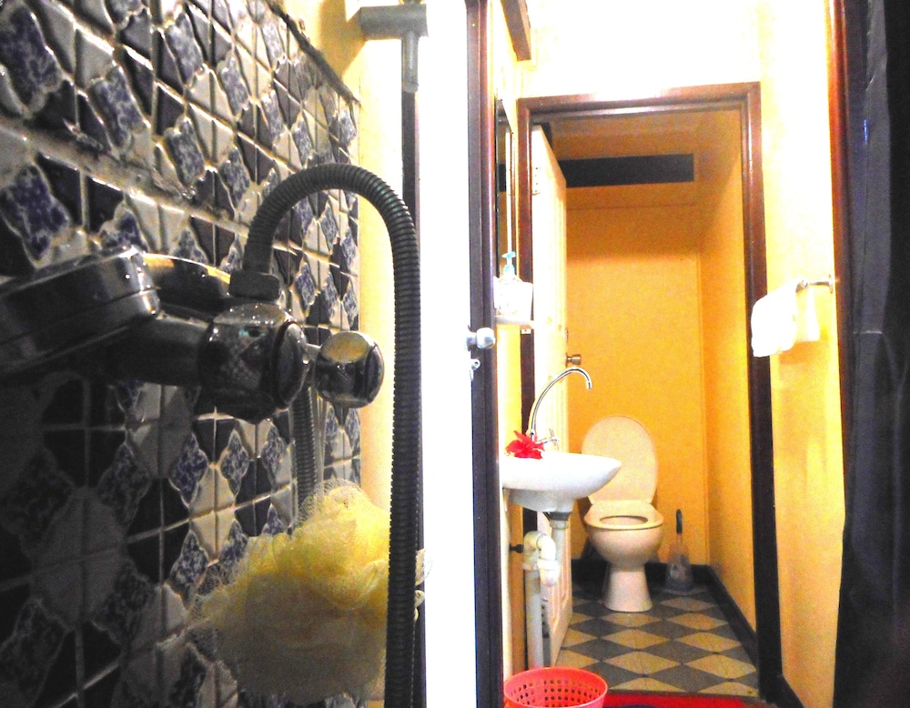 Family Double Room, Private Bathroom, Garden View photo 3