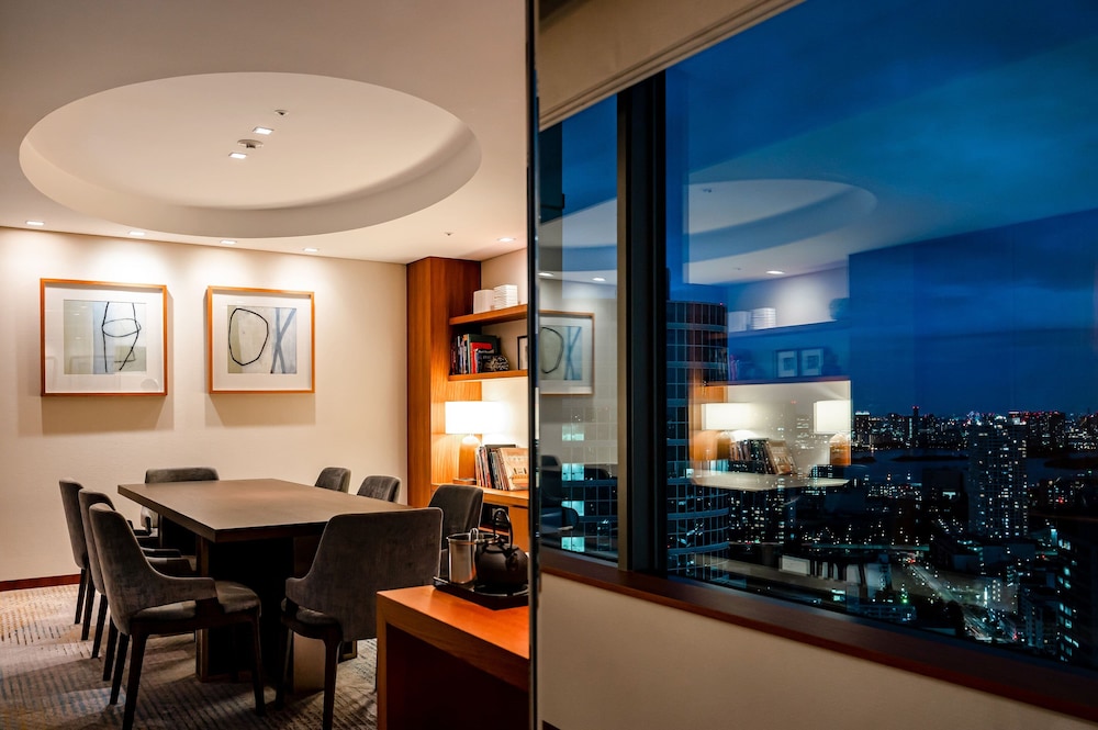 One Bedroom Suite (Non Smoking), -1Th Floor thumbnail 5