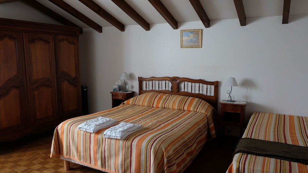 Classic Double Room (NAIA) photo 2