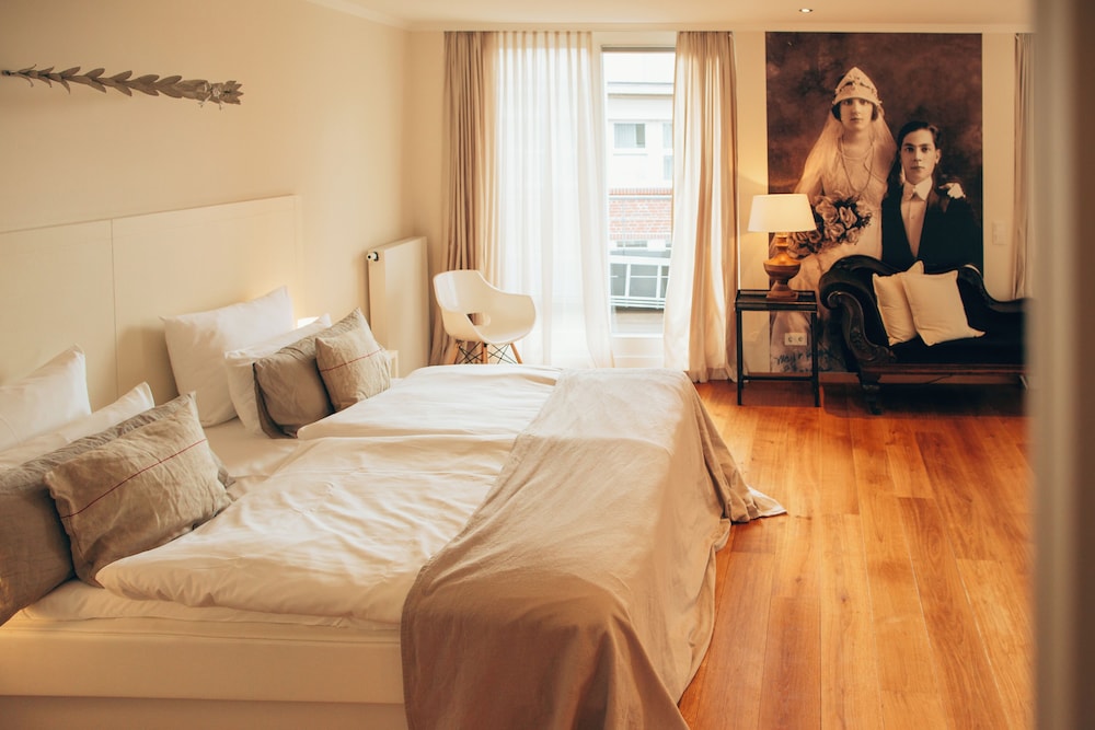 Deluxe Studio Suite
