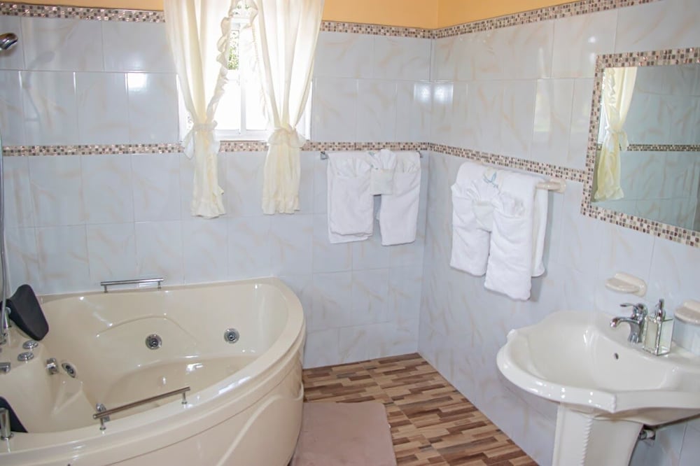 Luxury Villa photo 2