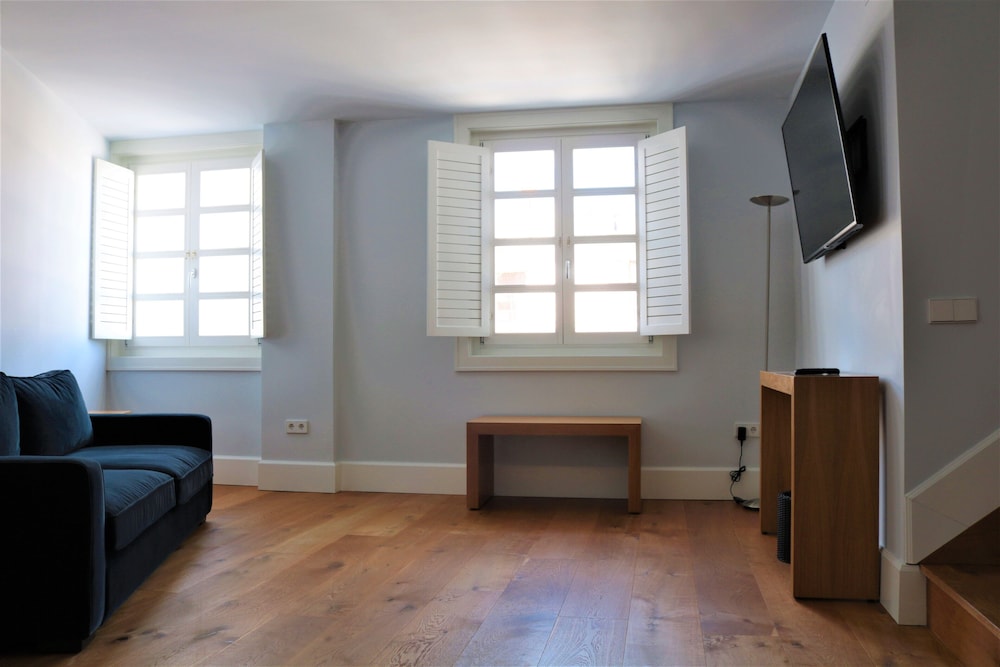 Grand Studio Suite - Photo 3