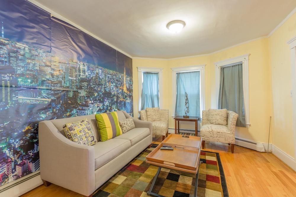 Basic Apartment, 3 Bedrooms, Kitchen