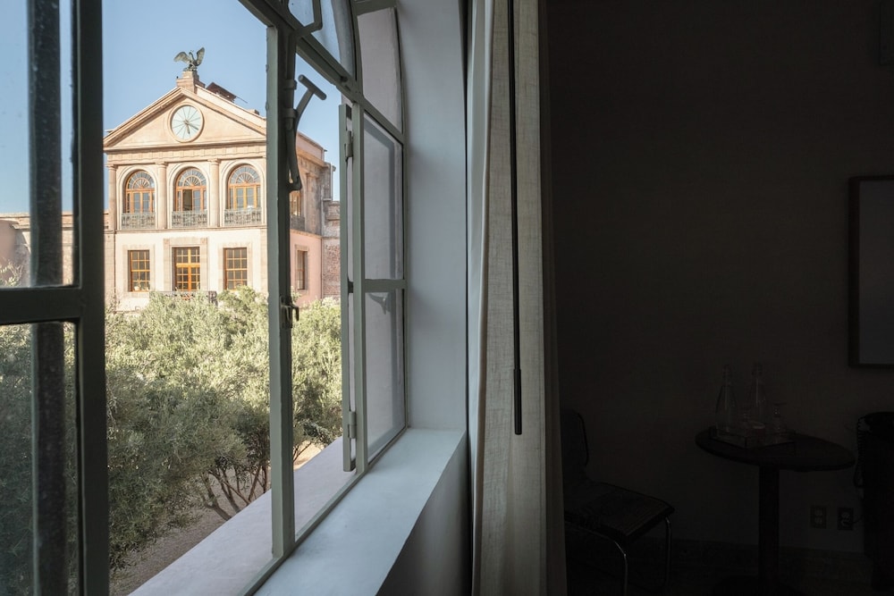 Luxury Room, 1 King Bed, (Balcony or View)