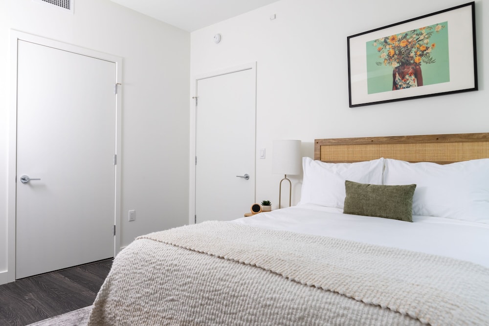 One Bedroom Accessible (Self Check-in with Virtual Front Desk)